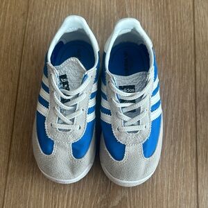 Adidas Kids Sneakers in Blue and White